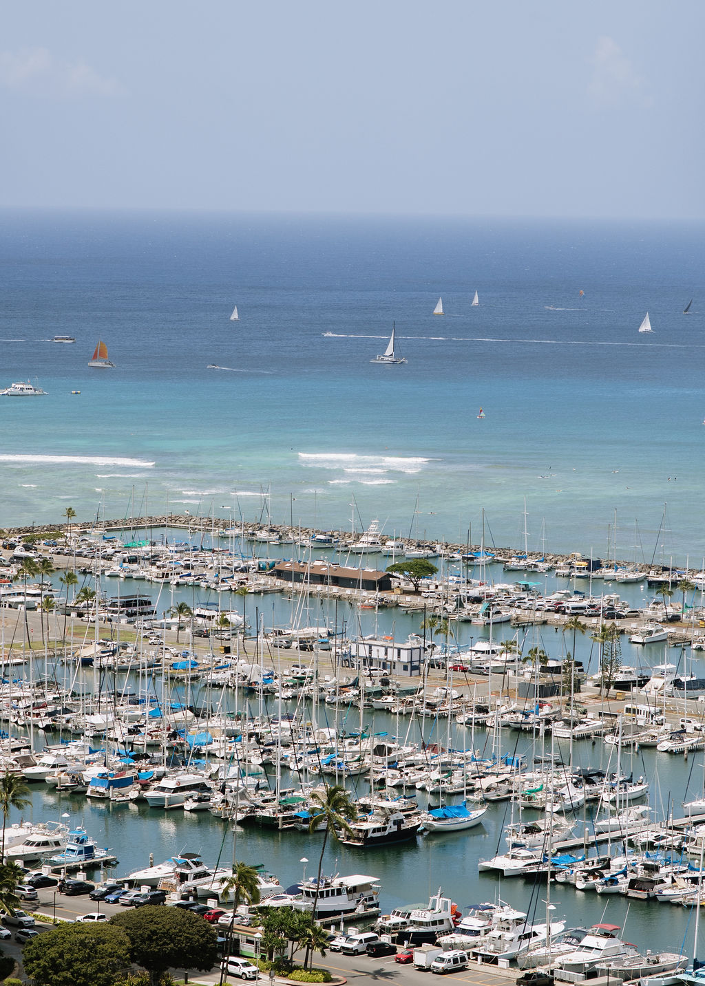 Modern-O’ahu-Hawai’i-Wedding-by-Claire-Hadler2
