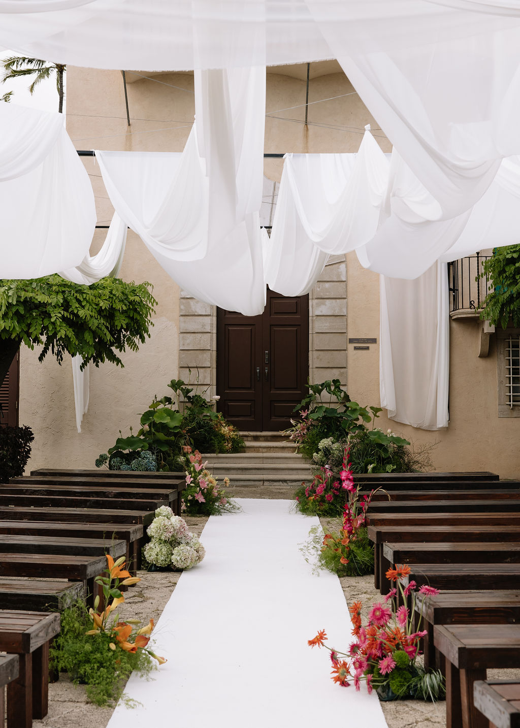 Modern-O’ahu-Hawai’i-Wedding-by-Claire-Hadler23
