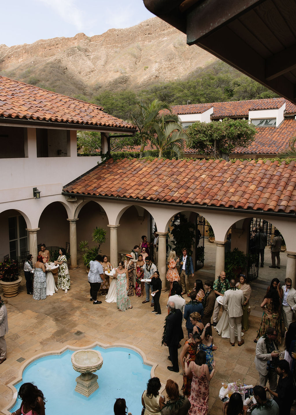 Modern-O’ahu-Hawai’i-Wedding-by-Claire-Hadler39