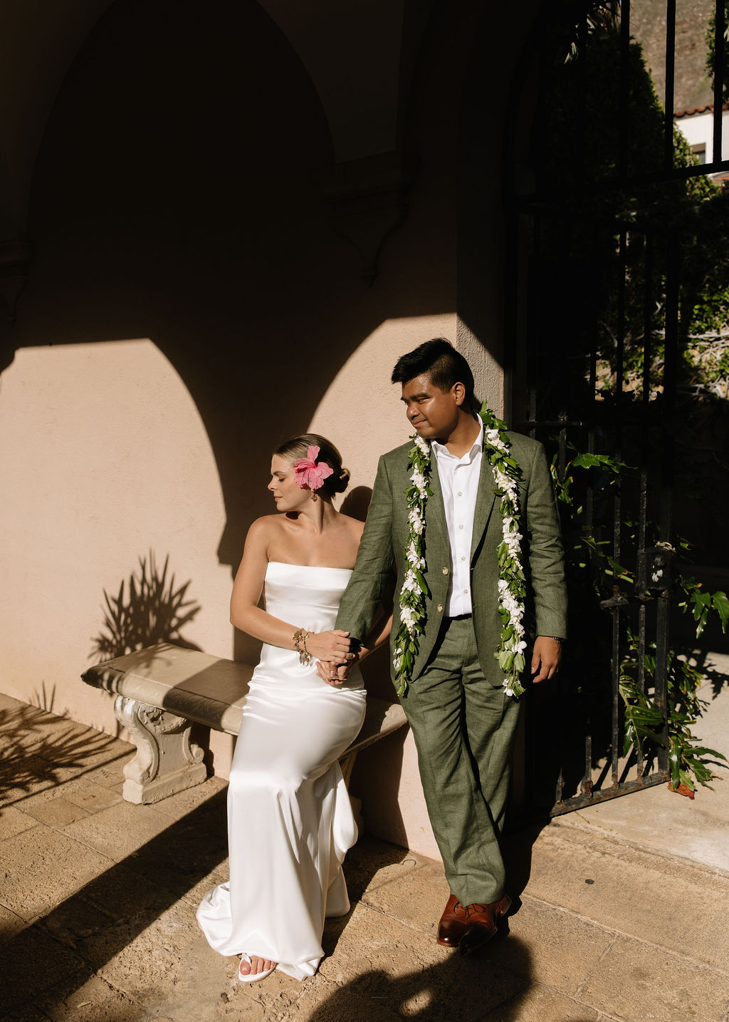 Modern-O’ahu-Hawai’i-Wedding-by-Claire-Hadler46