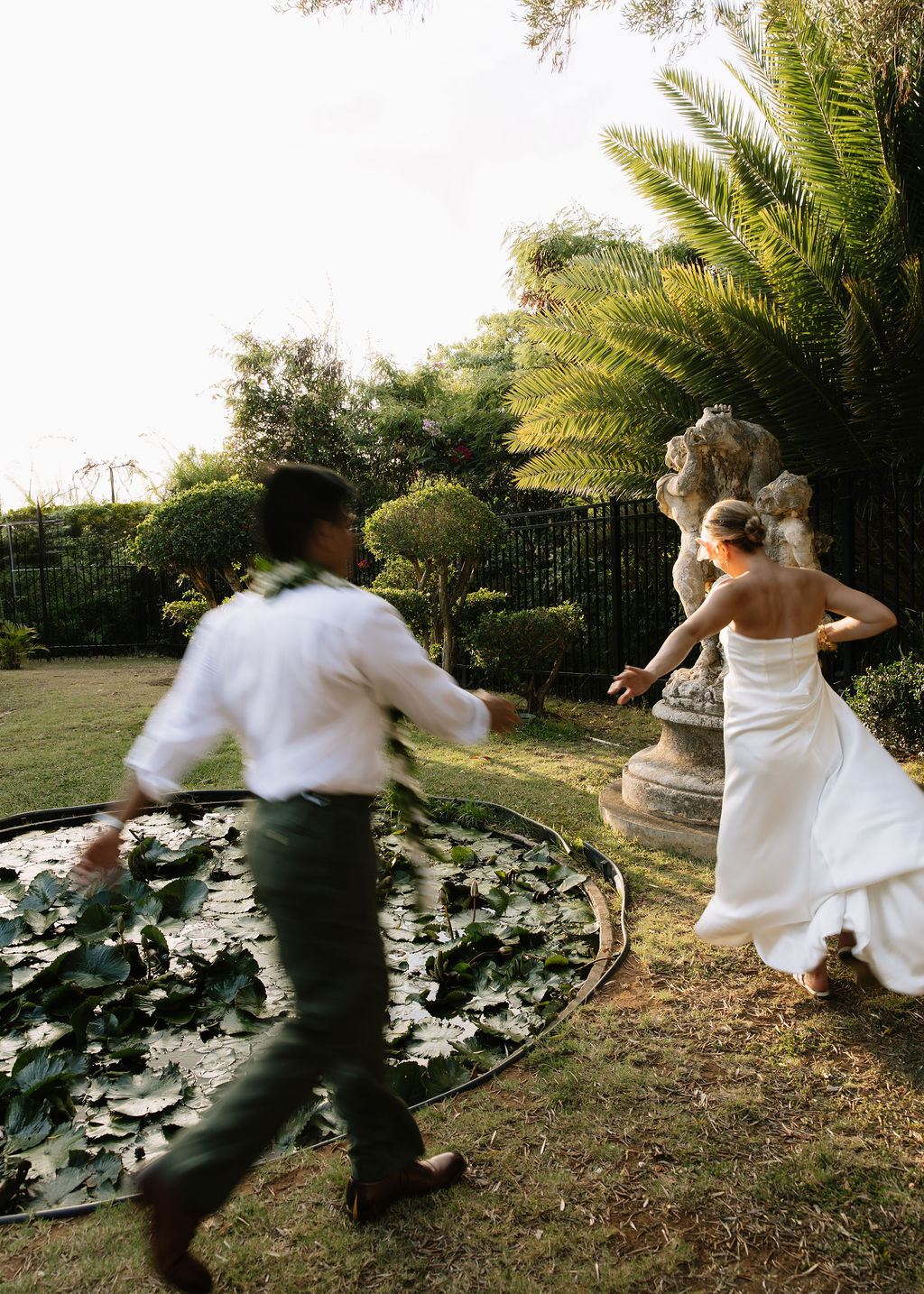 Modern-O’ahu-Hawai’i-Wedding-by-Claire-Hadler56