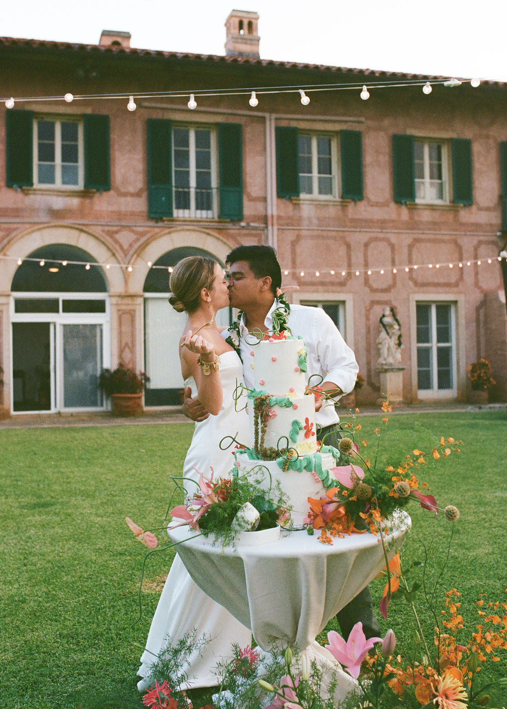 Modern-O’ahu-Hawai’i-Wedding-by-Claire-Hadler88